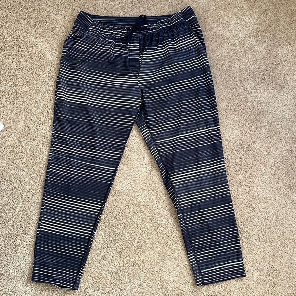 Lululemon casual pants size 10